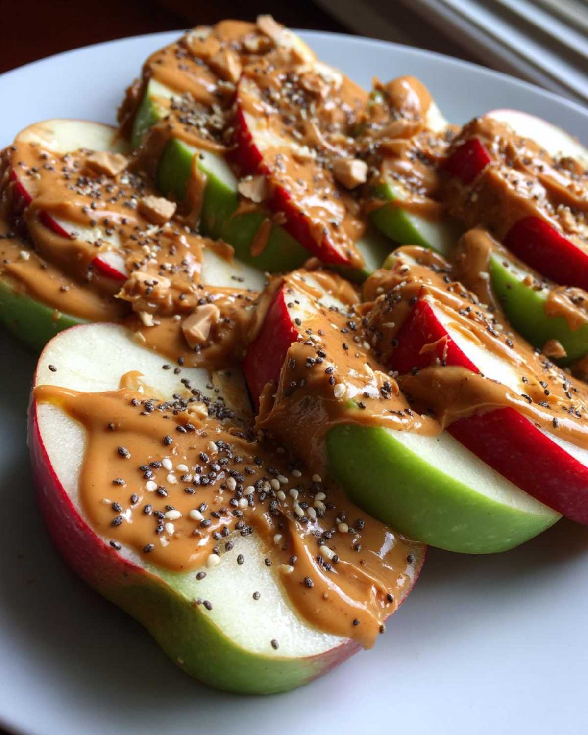 Apple Slices with Peanut Butter - detail 2