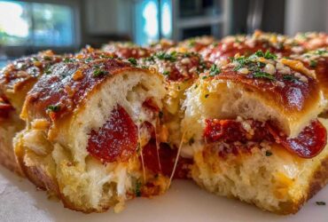 Pull-Apart Pepperoni Pizza Sliders