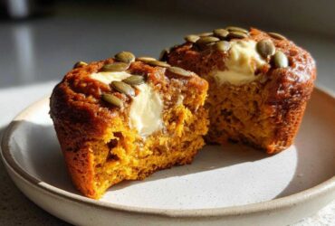 Starbucks-Copycat Pumpkin Cream Cheese Muffins