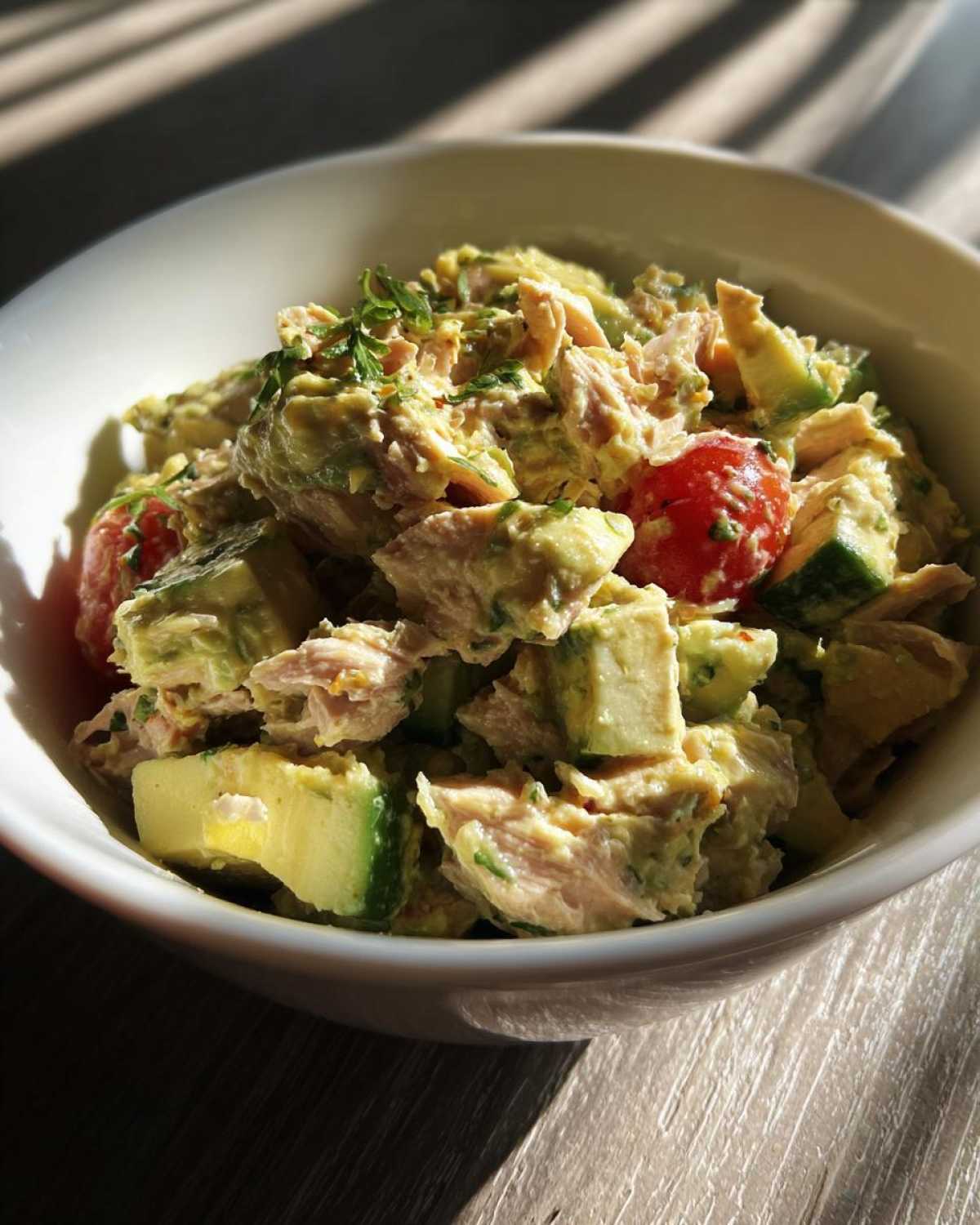 Avocado tuna salad - detail 1