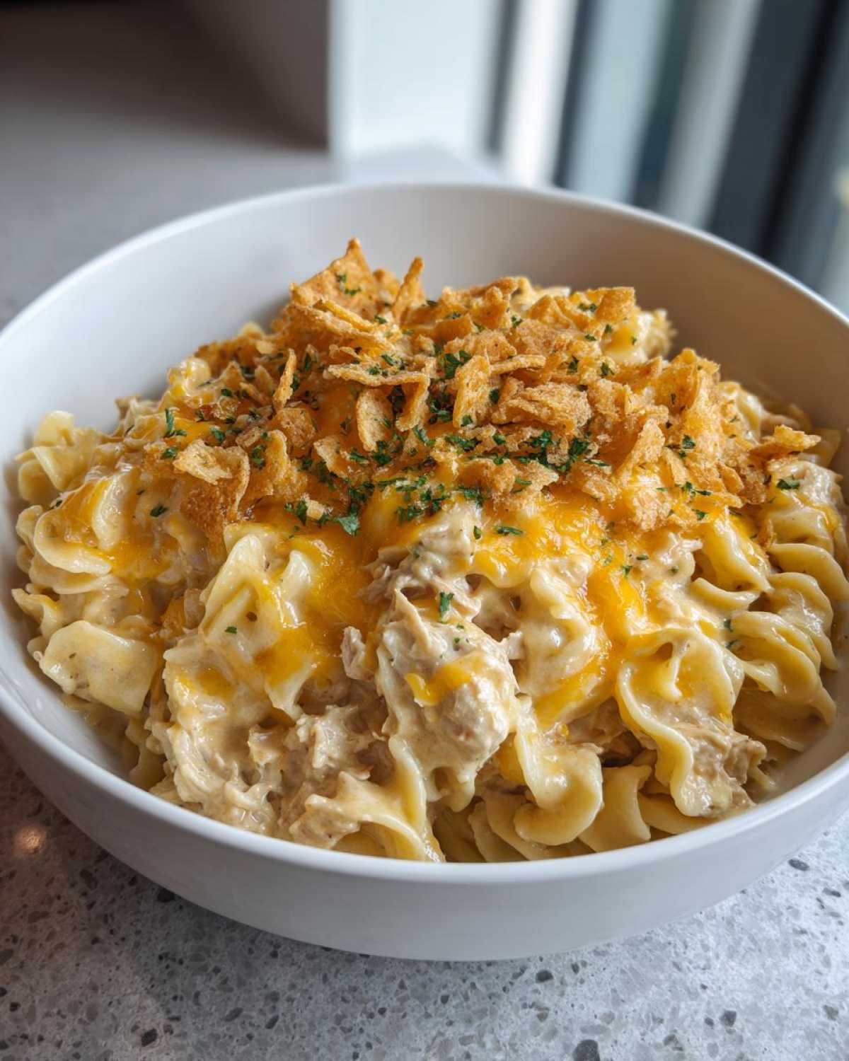 Classic tuna noodle casserole - detail 2