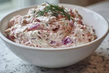 Greek yogurt tuna salad