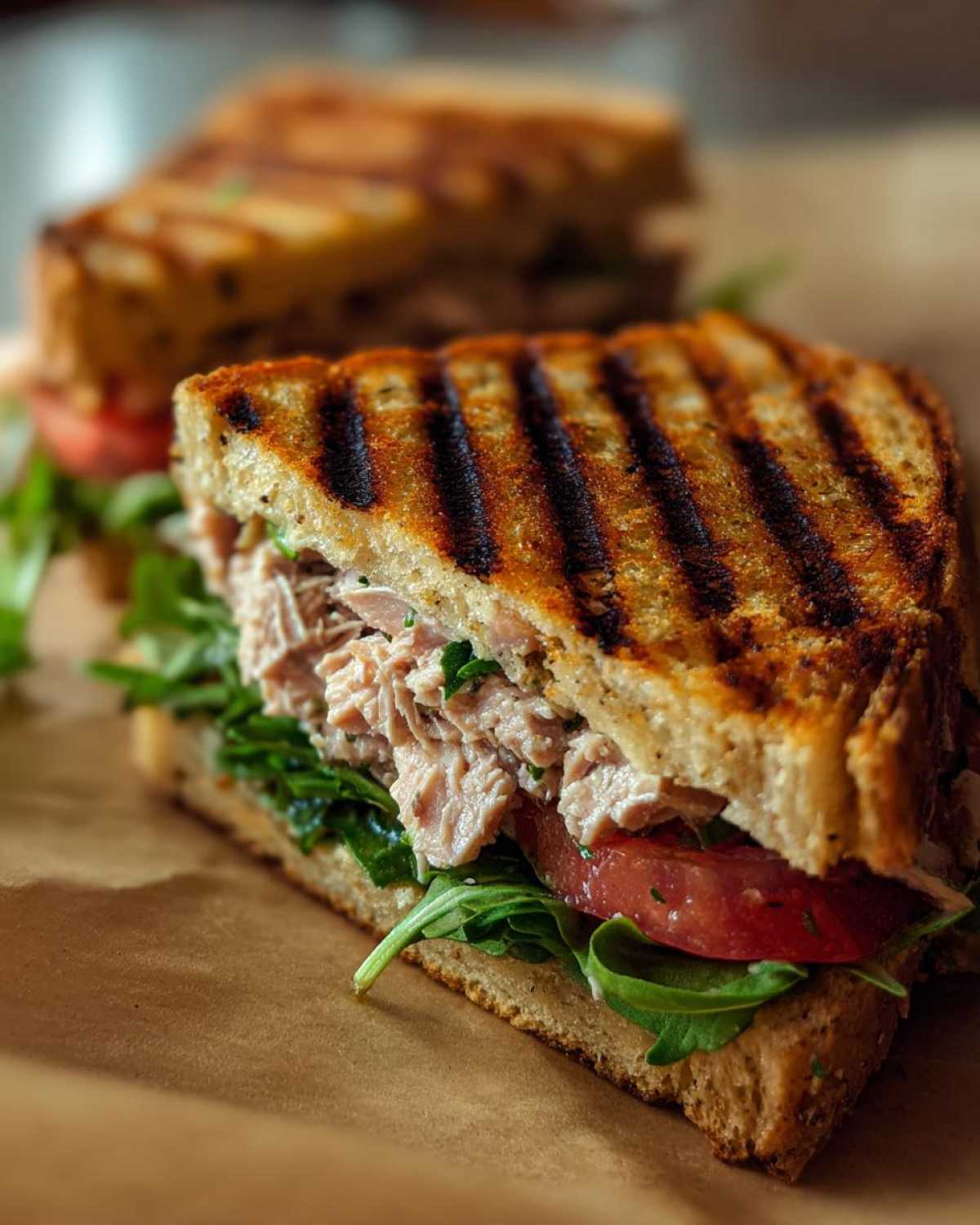 Grilled tuna sandwich - detail 2