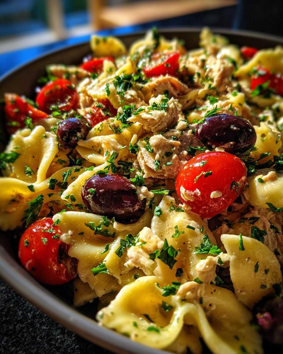 Mediterranean tuna pasta salad - detail 4