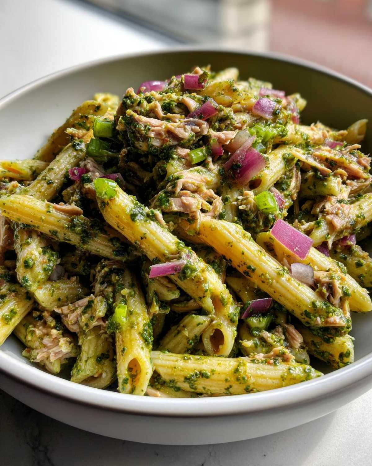 Pesto tuna pasta salad - detail 2