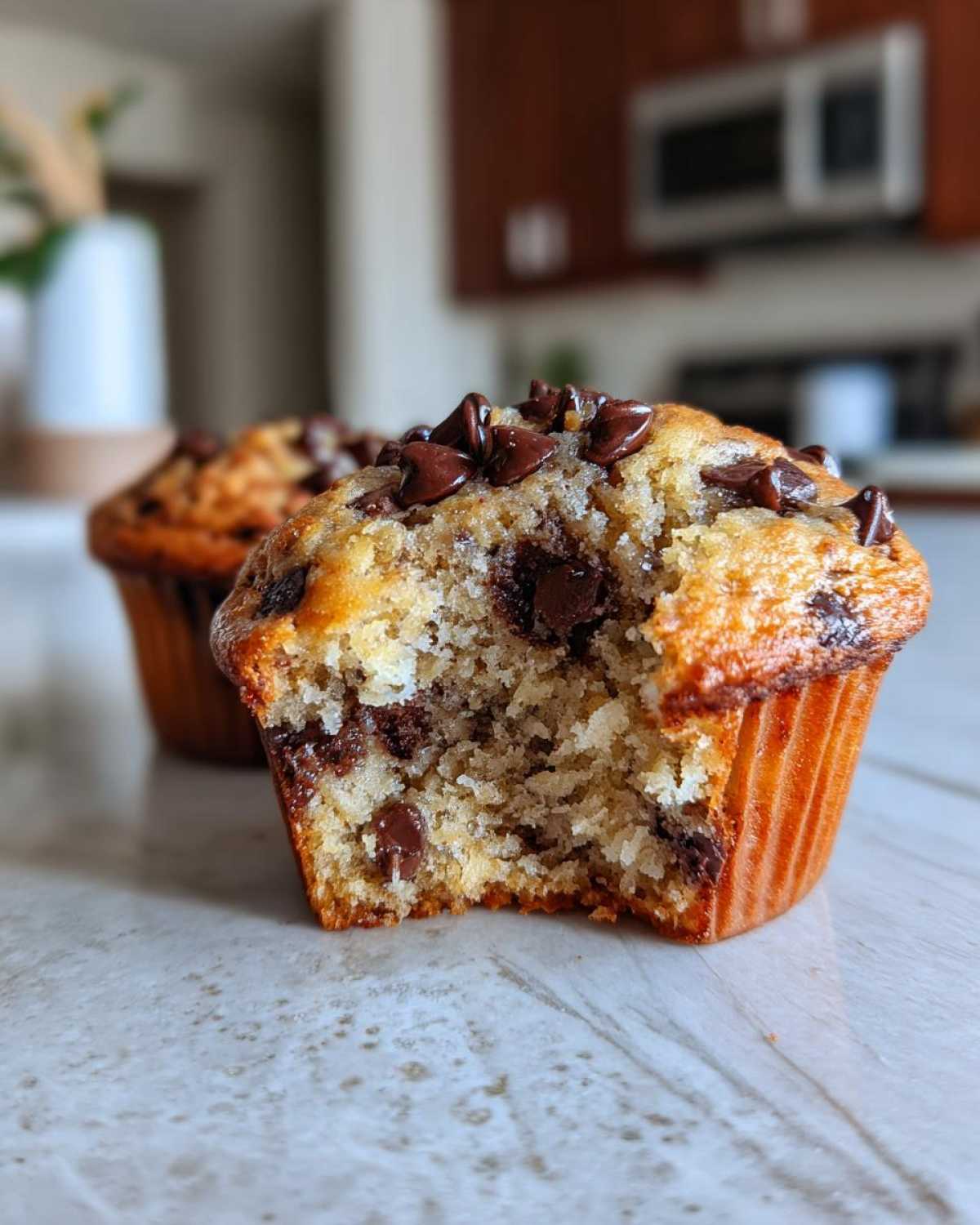 Vegan chocolate chip muffins - detail 4