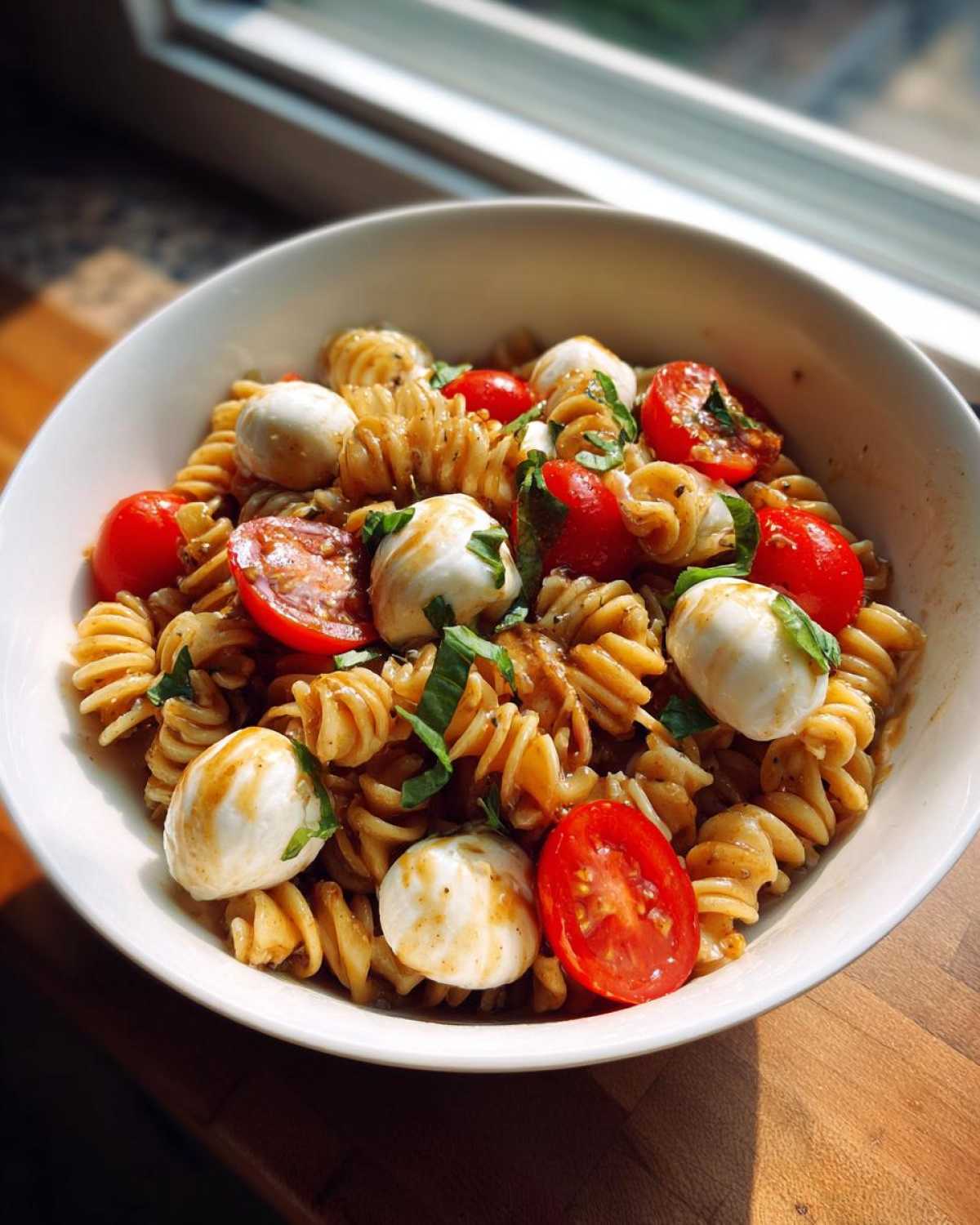 Caprese Pasta Salad with Fresh Mozzarella - detail 1