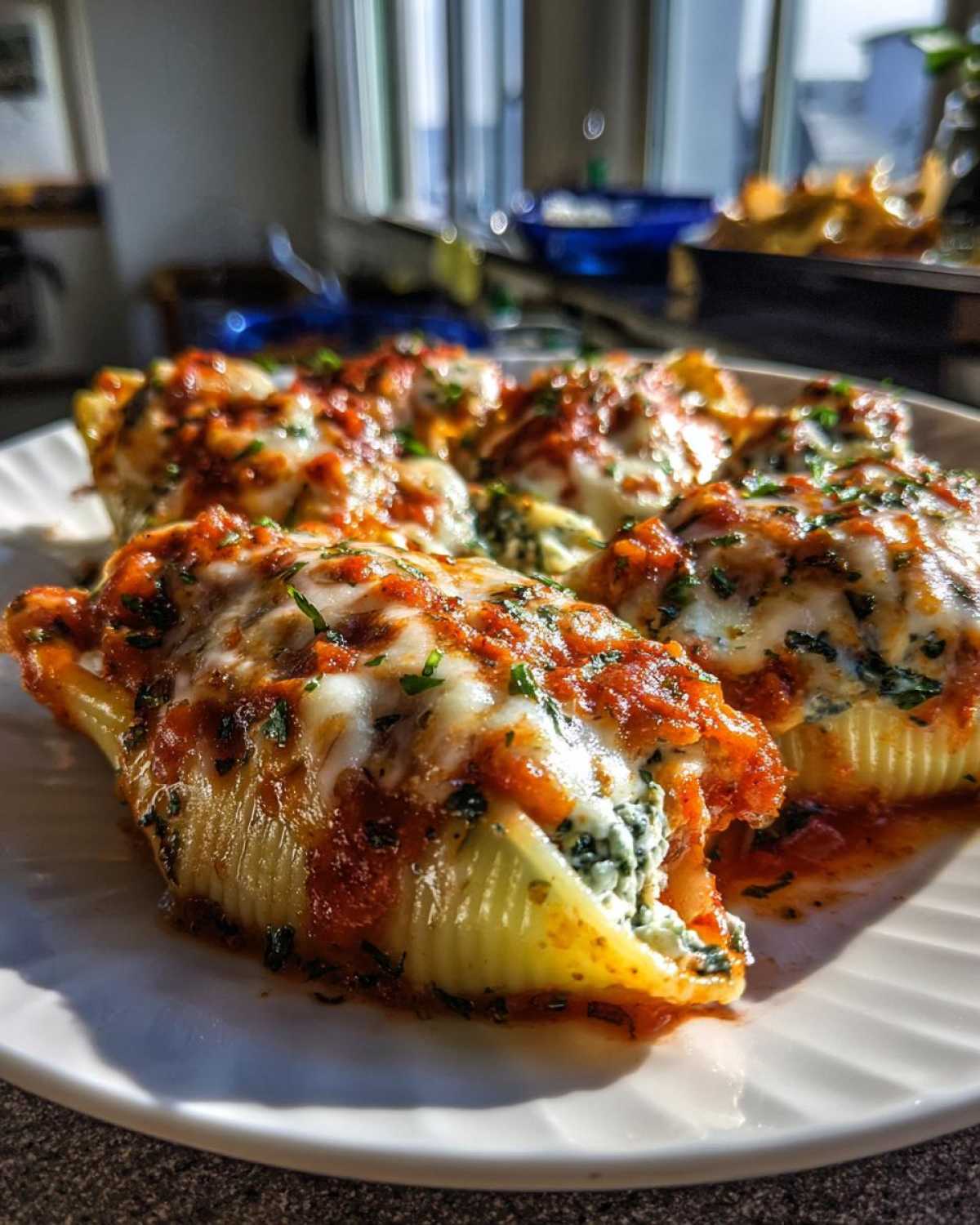 Cheesy Spinach Stuffed Shells - detail 3
