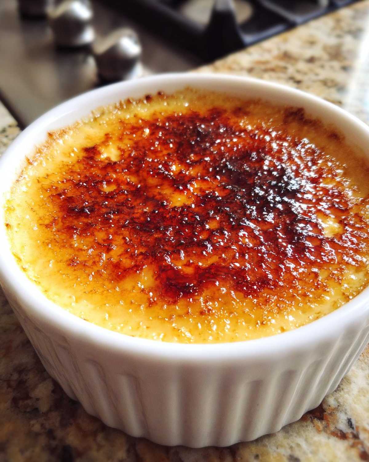 Classic French Crème Brûlée - detail 2