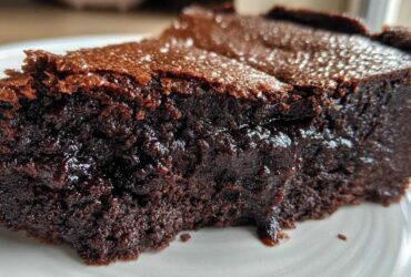 Flourless Chocolate Cake (Gluten-Free)