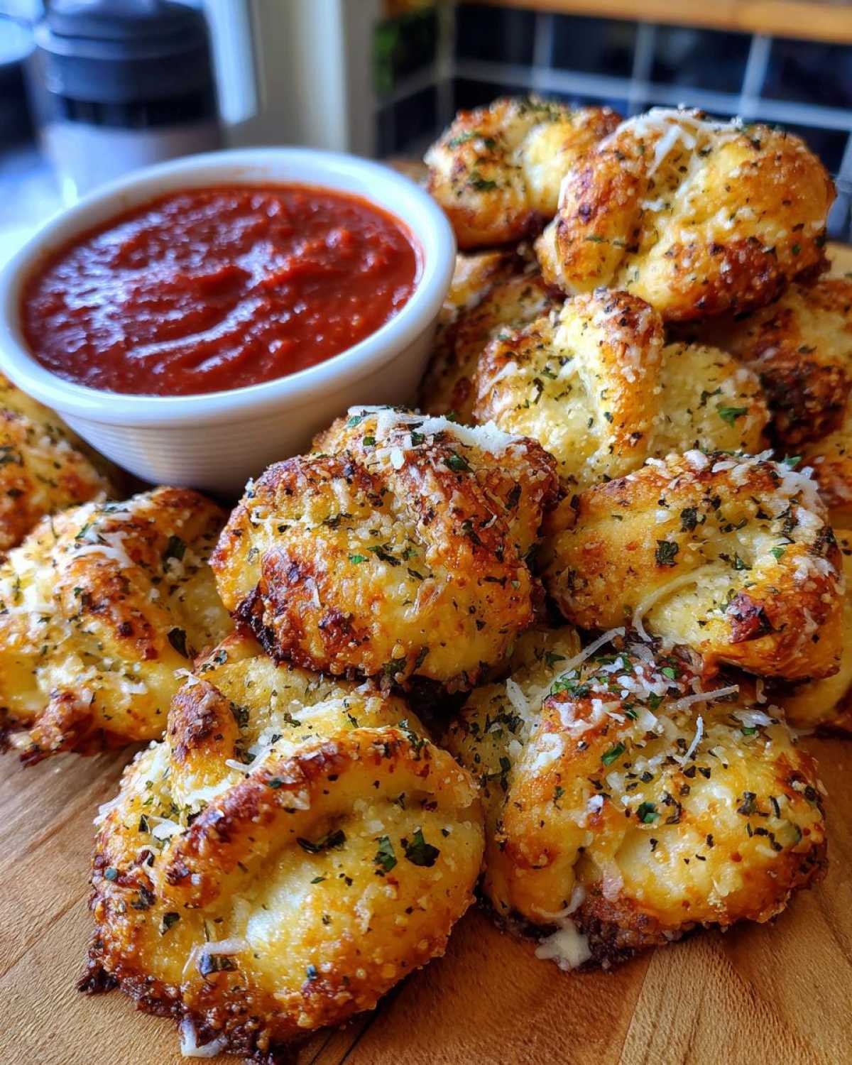 Garlic Knots with Marinara Dipping Sauce - detail 1