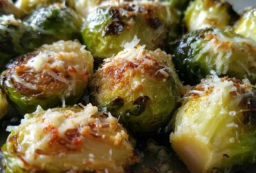 Garlic Parmesan Roasted Brussels Sprouts