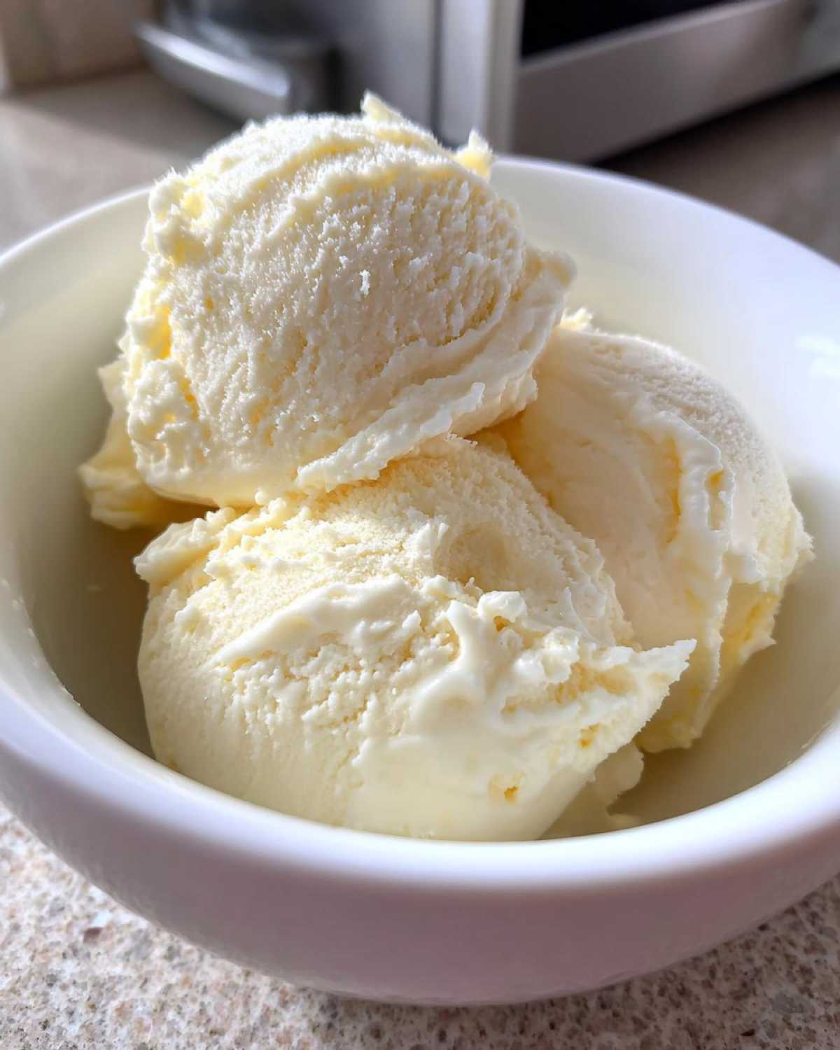 Homemade Vanilla Ice Cream (No Churn) - detail 1