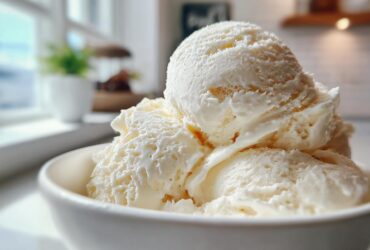 Homemade Vanilla Ice Cream (No Churn)