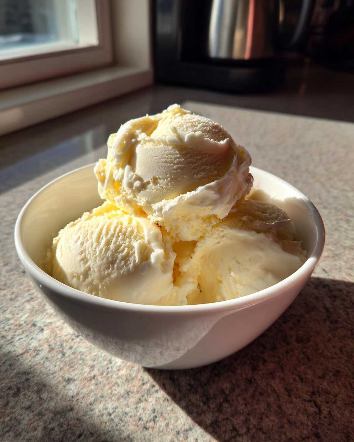 Homemade Vanilla Ice Cream (No Churn) - detail 3