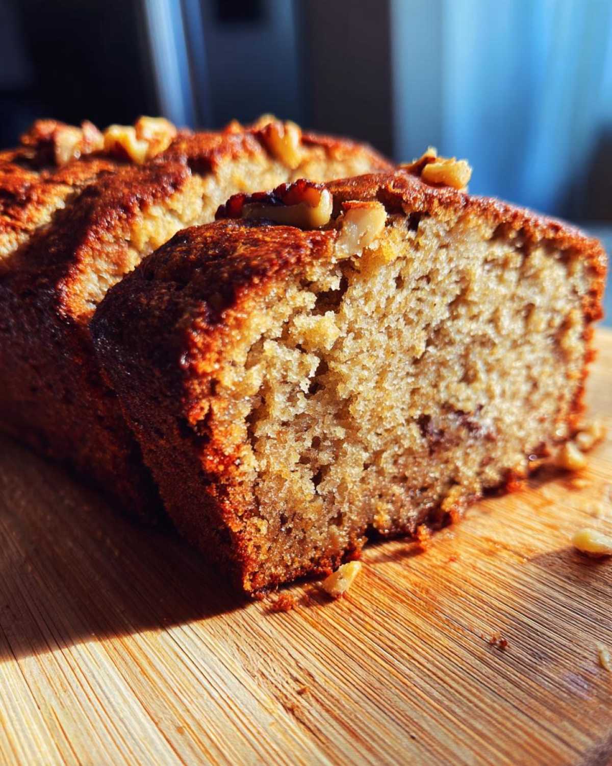 Moist Banana Bread with Walnuts - detail 1