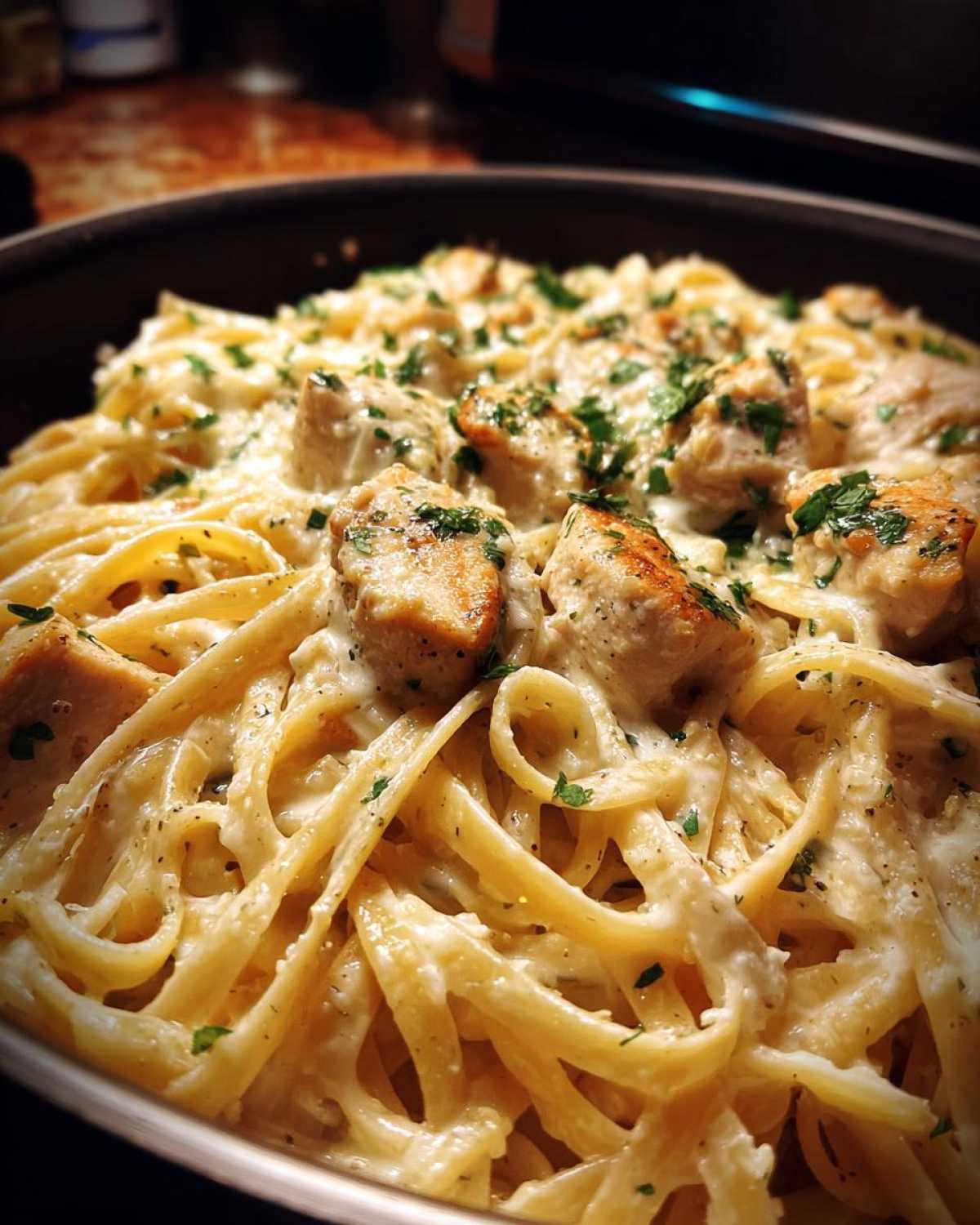 One-Pot Garlic Parmesan Chicken Alfredo - detail 1