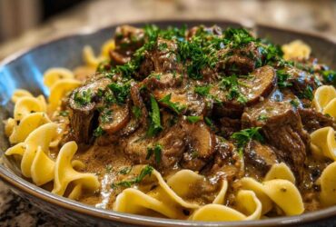 Slow Cooker Beef Stroganoff