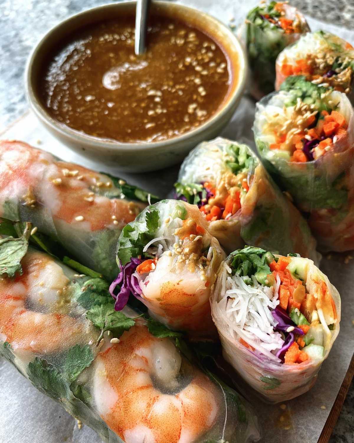 Summer Roll (Fresh Spring Roll) with Peanut Sauce - detail 2