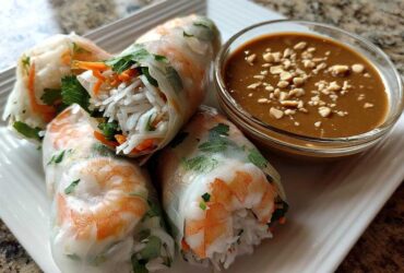 Summer Roll (Fresh Spring Roll) with Peanut Sauce
