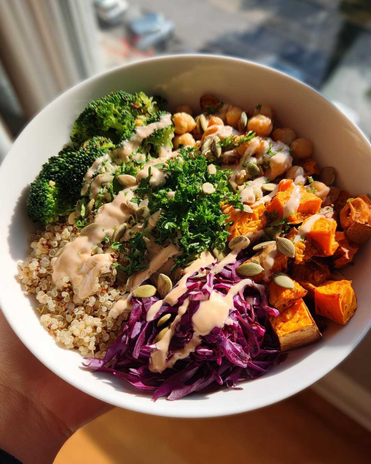 Vegan Buddha Bowl with Tahini Dressing - detail 4