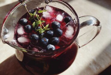Blueberry Lavender Lemonade (Gorgeous Garden Party Drink)