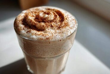 Cinnamon Roll Protein Shake (Healthy Dessert for Breakfast)