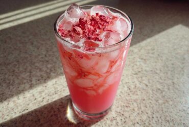 Copycat Starbucks Pink Drink (Refreshingly Simple DIY)