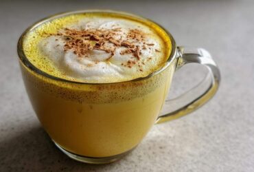 Golden Milk Latte (Anti-Inflammatory Cozy Drink)