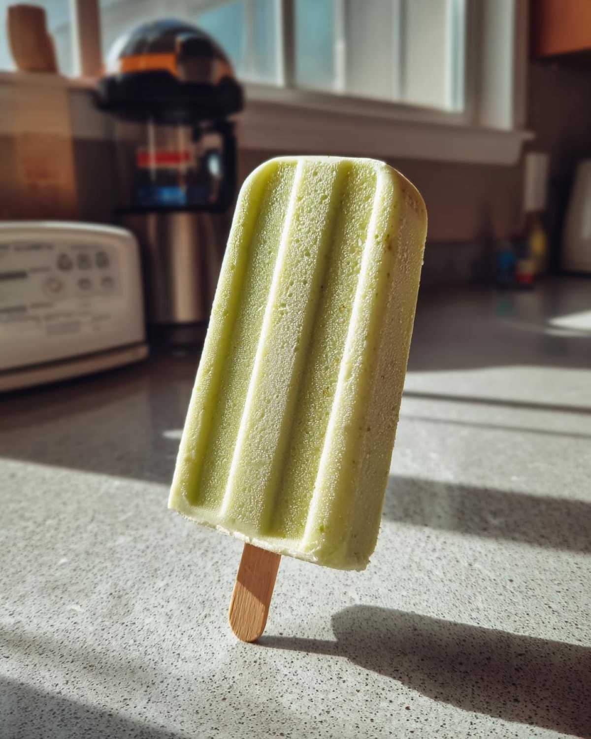 Key Lime Pie Popsicles (Summer Tart & Creamy Freeze) - detail 1
