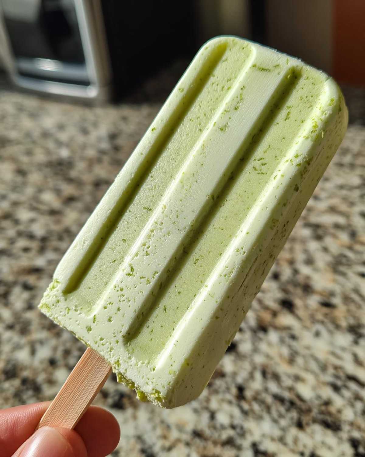 Key Lime Pie Popsicles (Summer Tart & Creamy Freeze) - detail 3