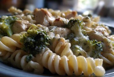 Lightened-Up Chicken Alfredo Bake (All the Flavor, Half the Calories)
