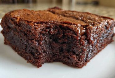Magic 3-Ingredient Nutella Brownies (No Mixer Needed)