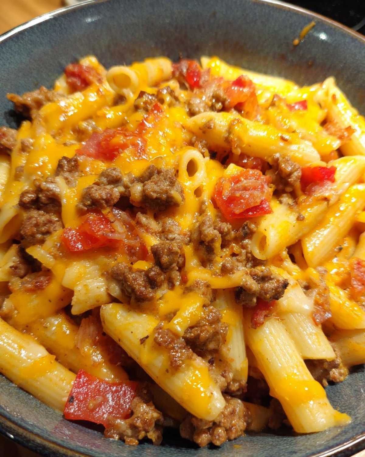One-Pot Bacon Cheeseburger Pasta (Comfort Food Mashup) - detail 3