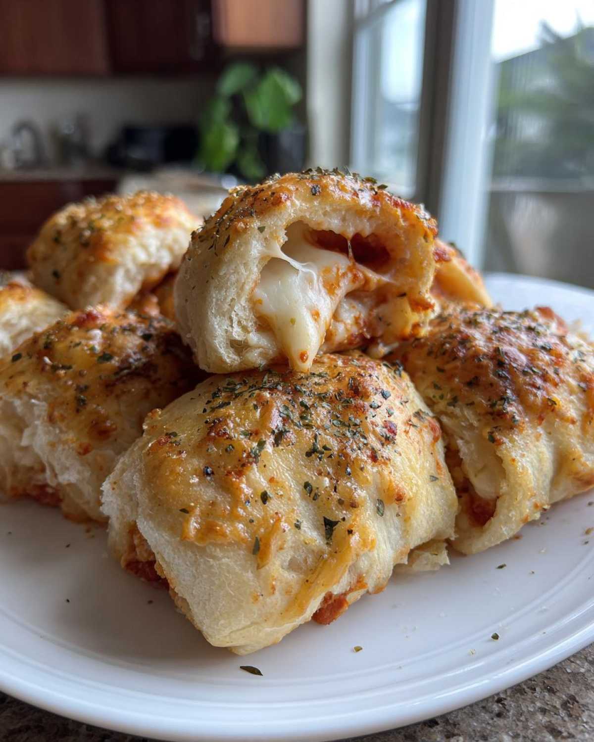 Stuffed Crust Pizza Rolls (Homemade Snack-Dinner Mashup) - detail 3