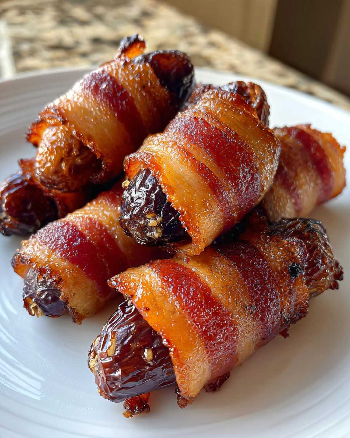 Sweet and Salty Bacon-Wrapped Dates (3 Ingredients, Wow Factor) - detail 2