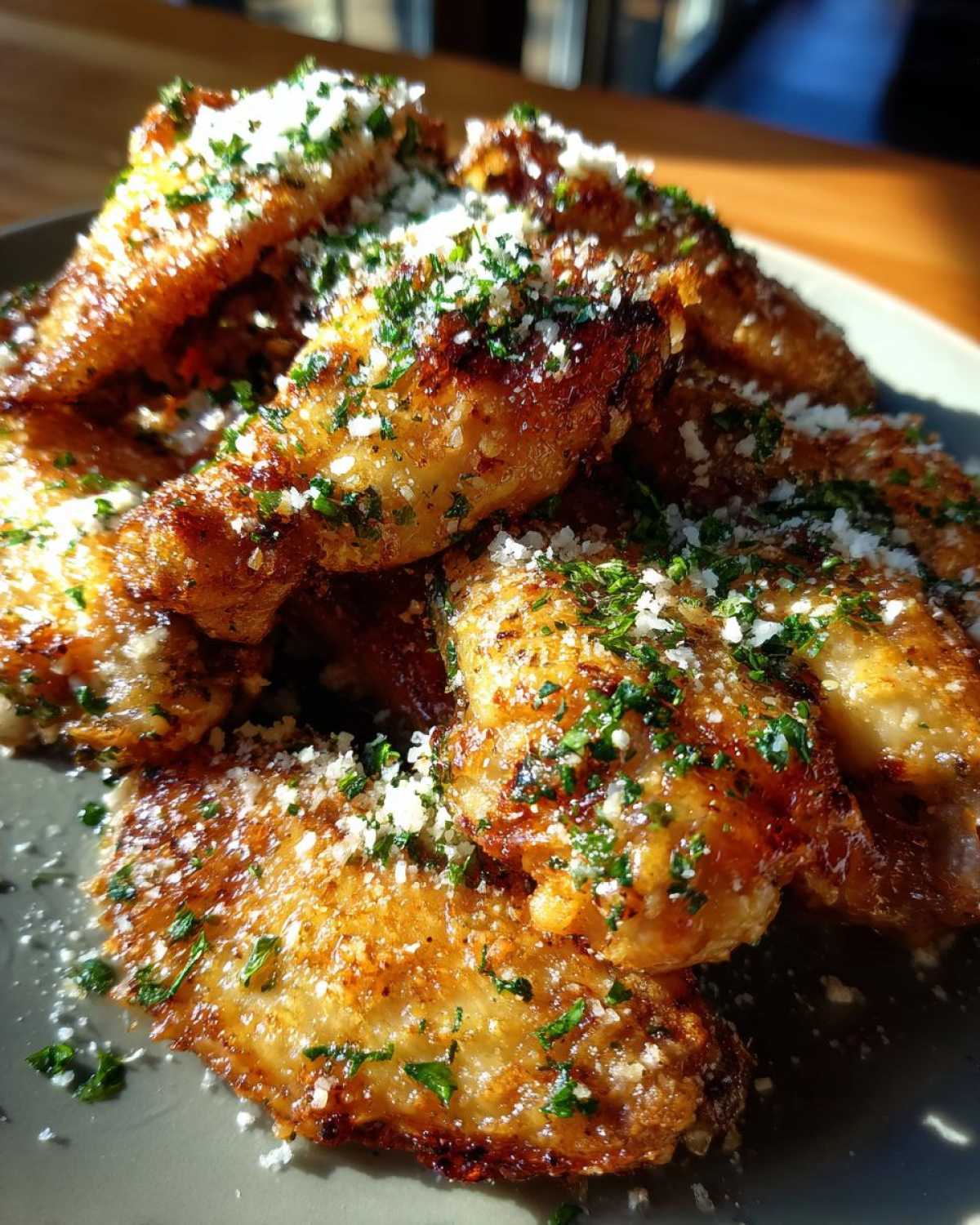 Air Fryer Garlic Parmesan Wings - detail 2