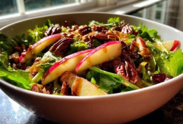 Autumn Apple Pecan Salad