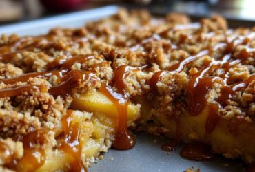 Caramel Apple Sheet Pan Crisp