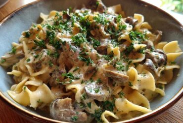 One-Pot Mushroom Stroganoff