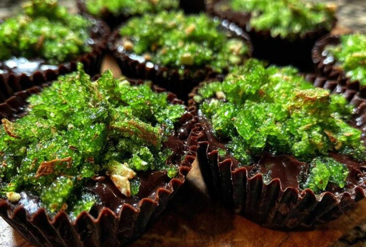 Peppermint Bark Chocolate Cups