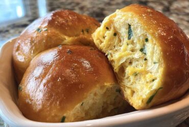 Pumpkin Sage Dinner Rolls