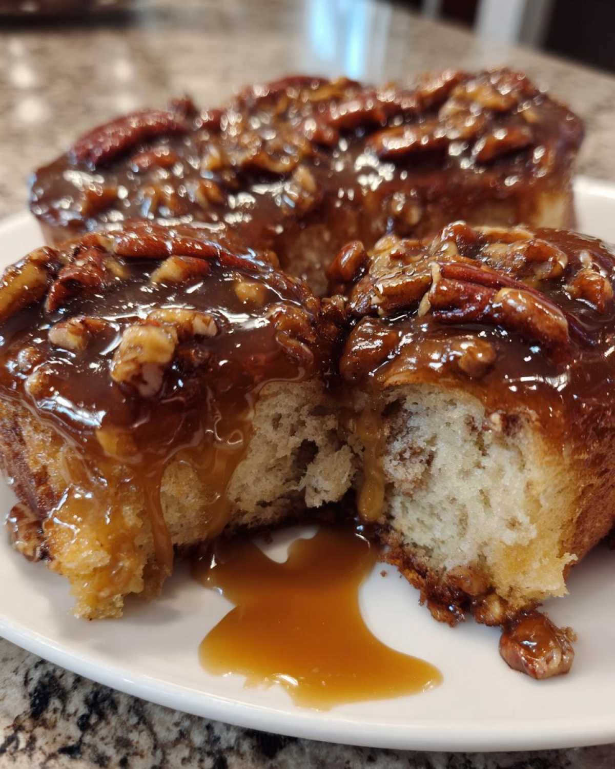 Caramel Pecan Sticky Buns - detail 4