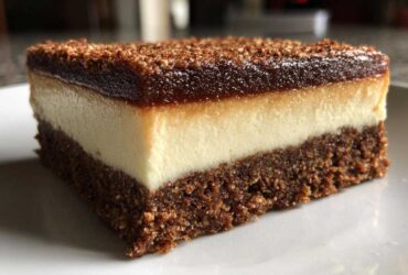 Gingerbread Cheesecake Bars