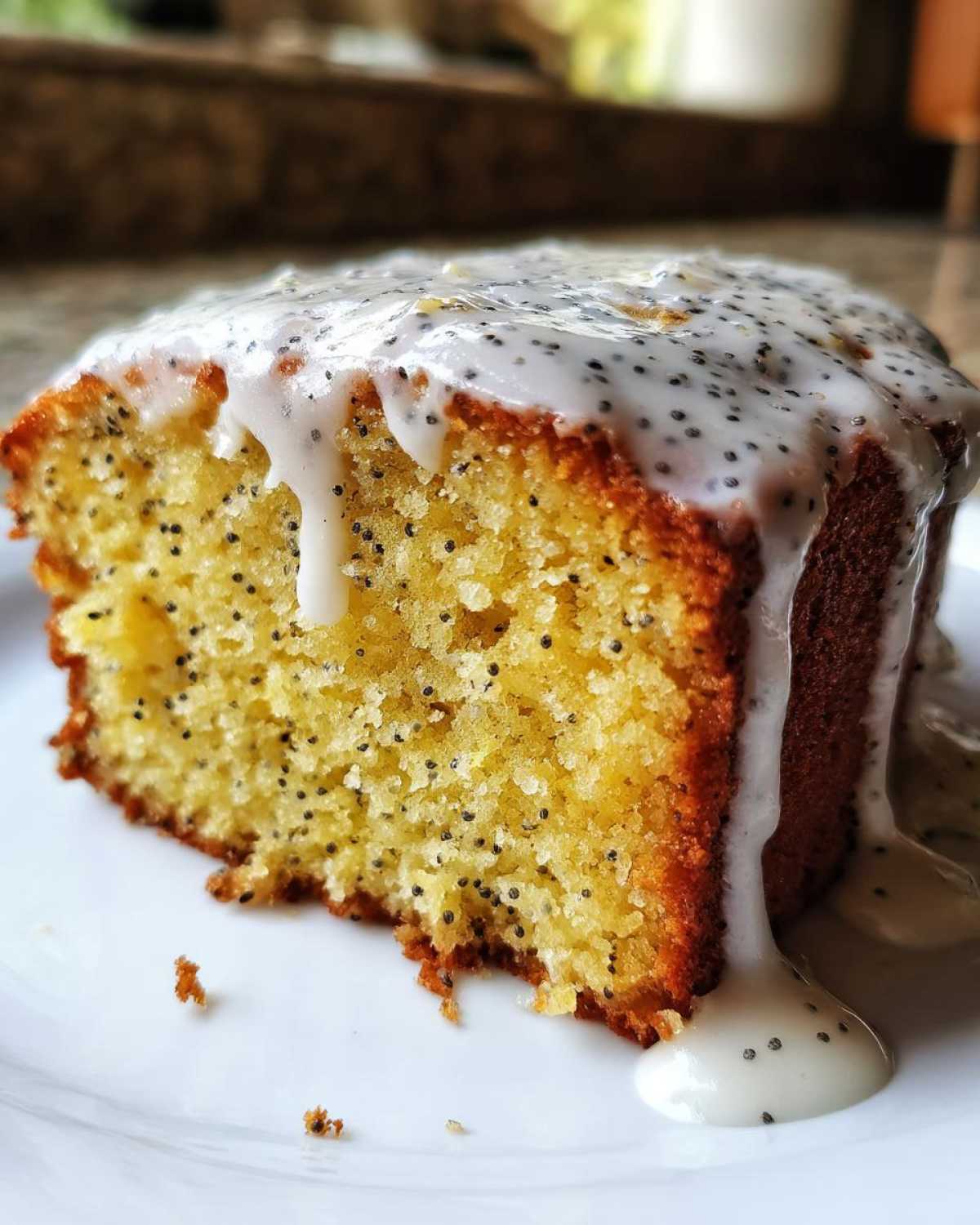 Glazed Lemon Poppy Seed Cake - detail 1