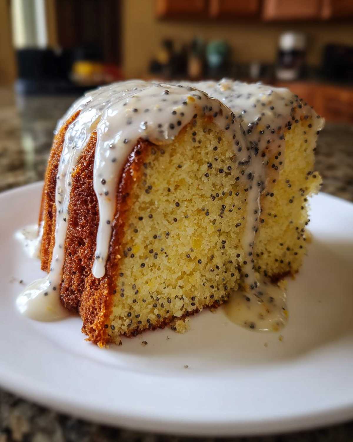Glazed Lemon Poppy Seed Cake - detail 2