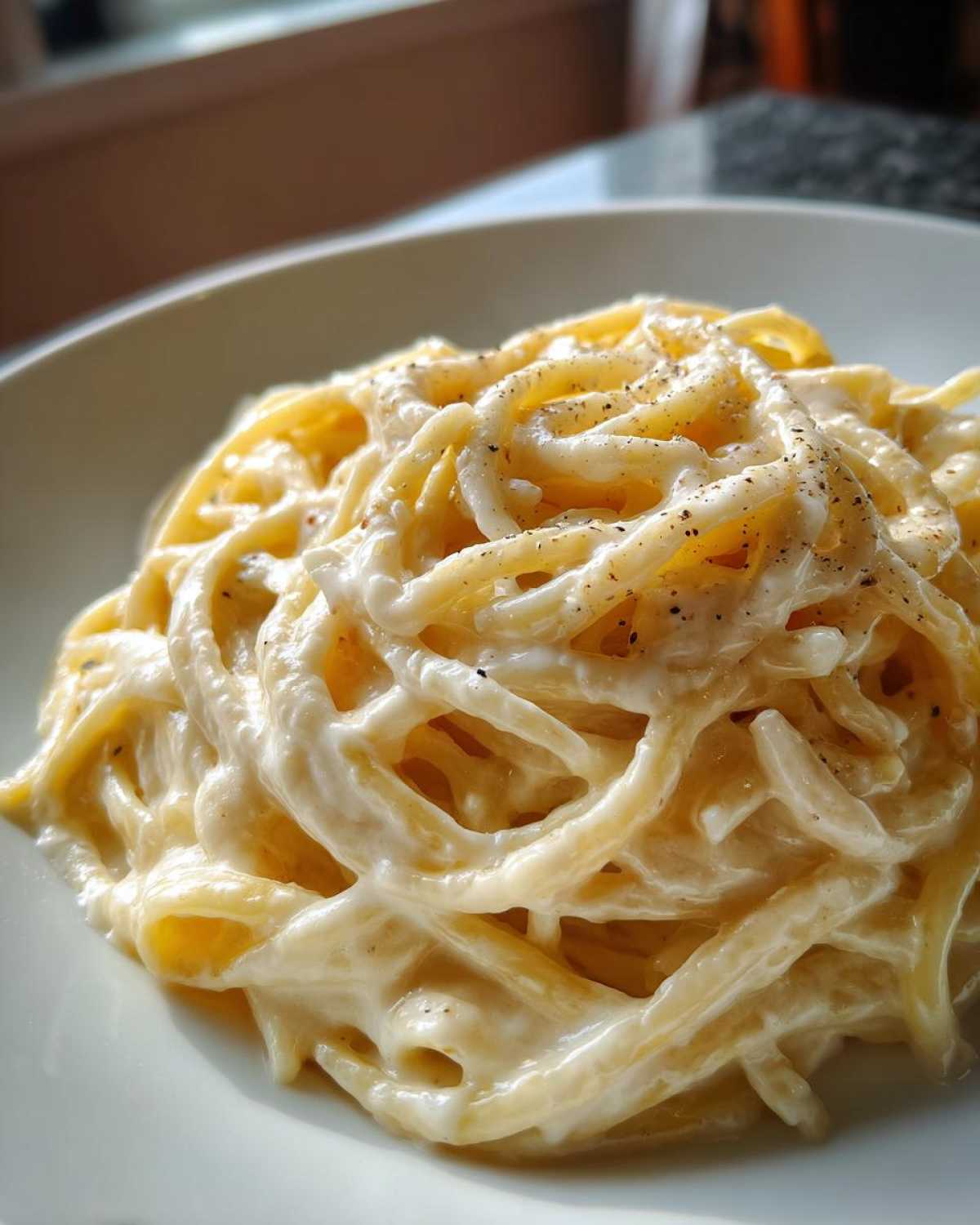 homemade alfredo sauce - detail 2
