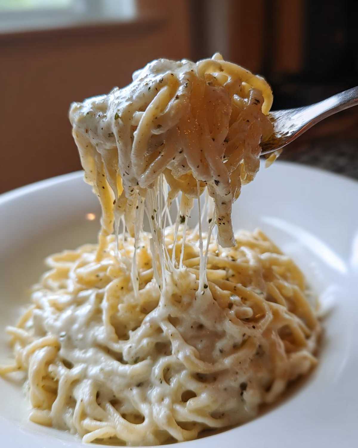 homemade alfredo sauce - detail 3