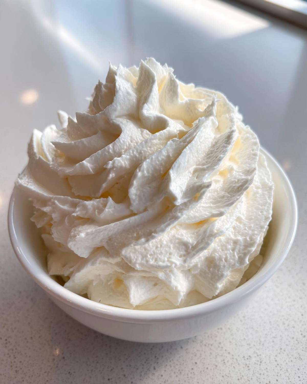 vanilla buttercream frosting - detail 1